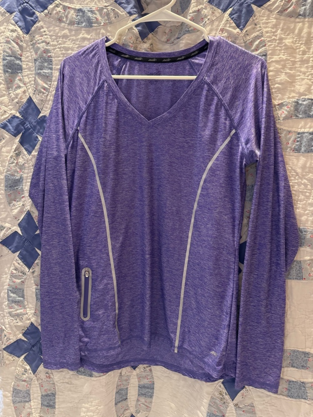 Avis lWomen’s V-Neck Long Sleeve Active Top - Purple
